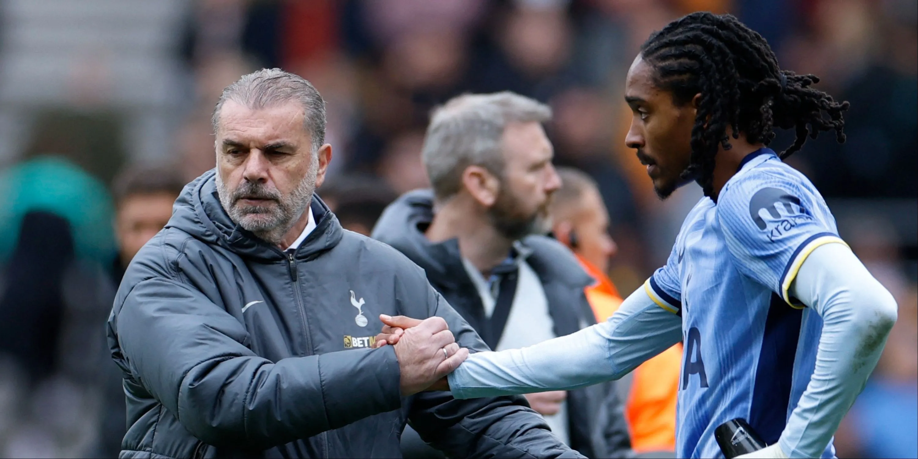 Ange Postecoglou thất vọng với màn trình diễn của Djed Spence trong màu áo Spurs