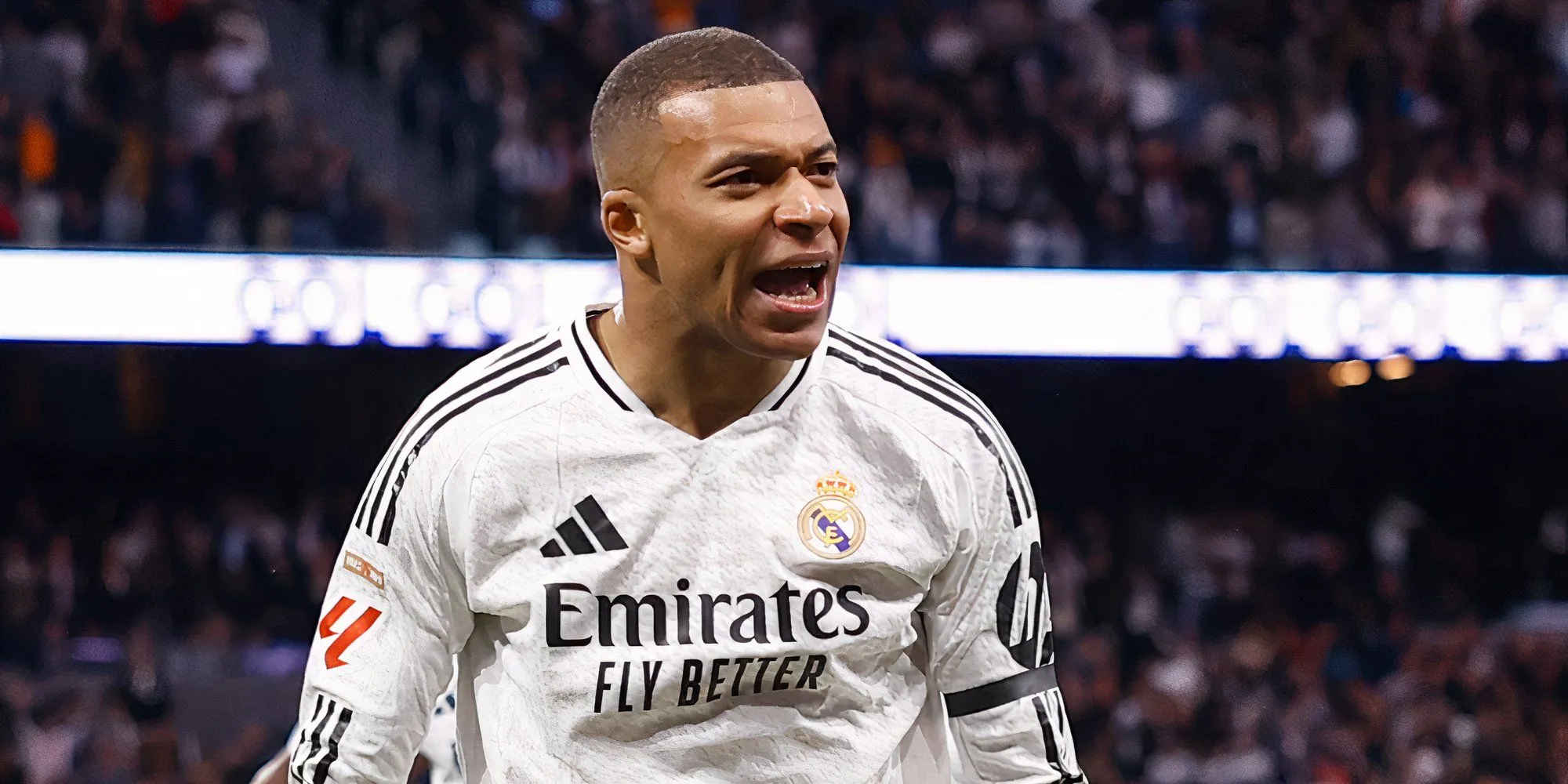 Kylian Mbappe ăn mừng bàn thắng trong màu áo Real Madrid