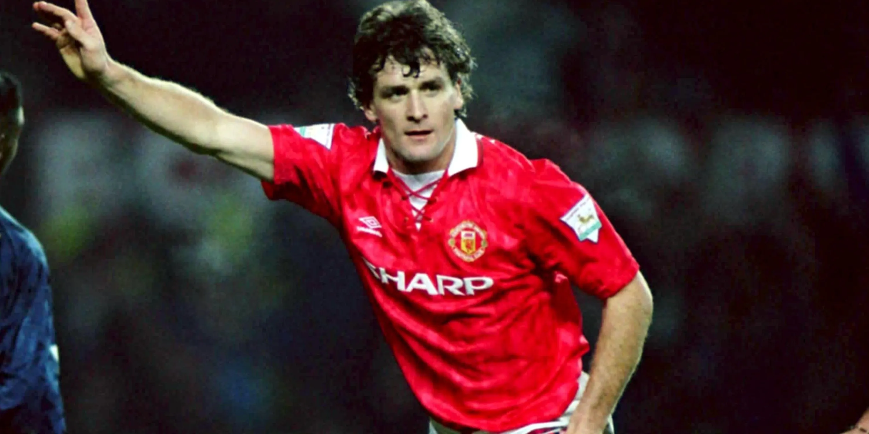 Mark Hughes thời còn thi đấu cho Manchester United