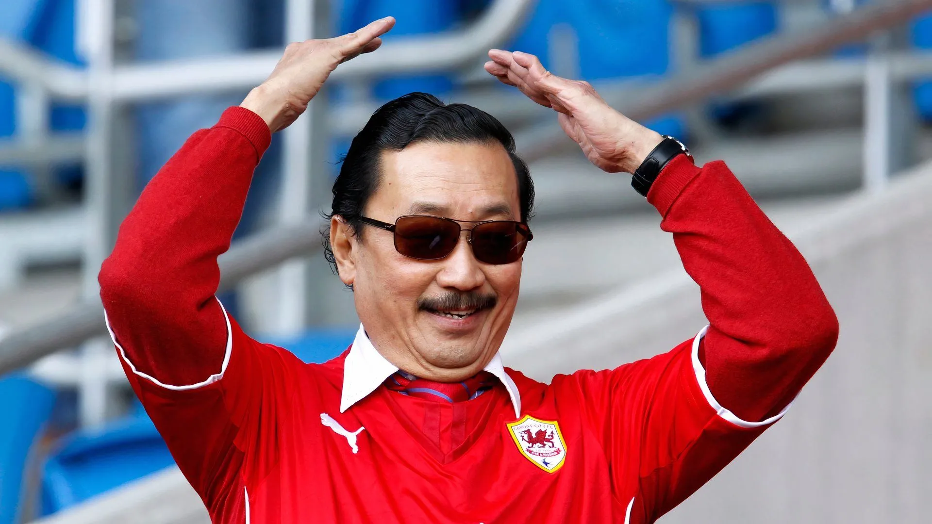 Ông chủ Vincent Tan của Cardiff City trong một trận đấu