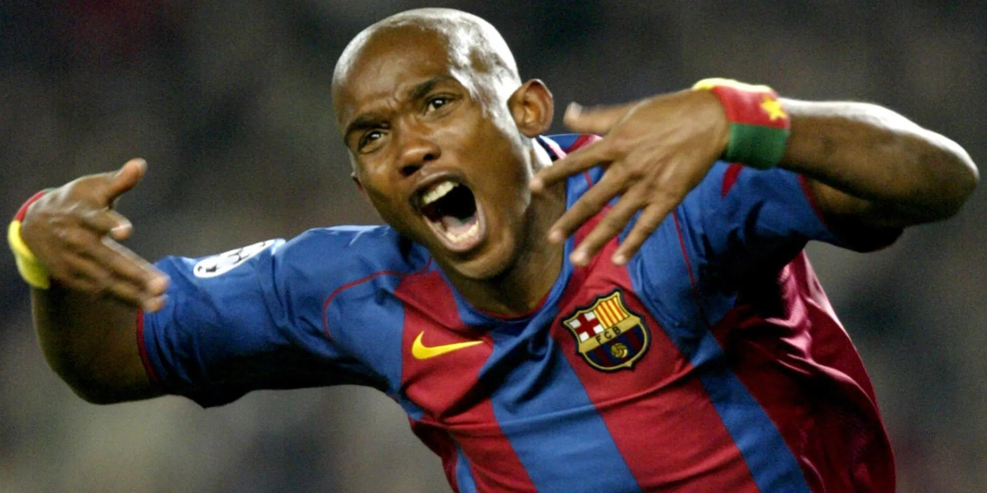Samuel Eto'o ăn mừng bàn thắng trong màu áo FC Barcelona tại Camp Nou