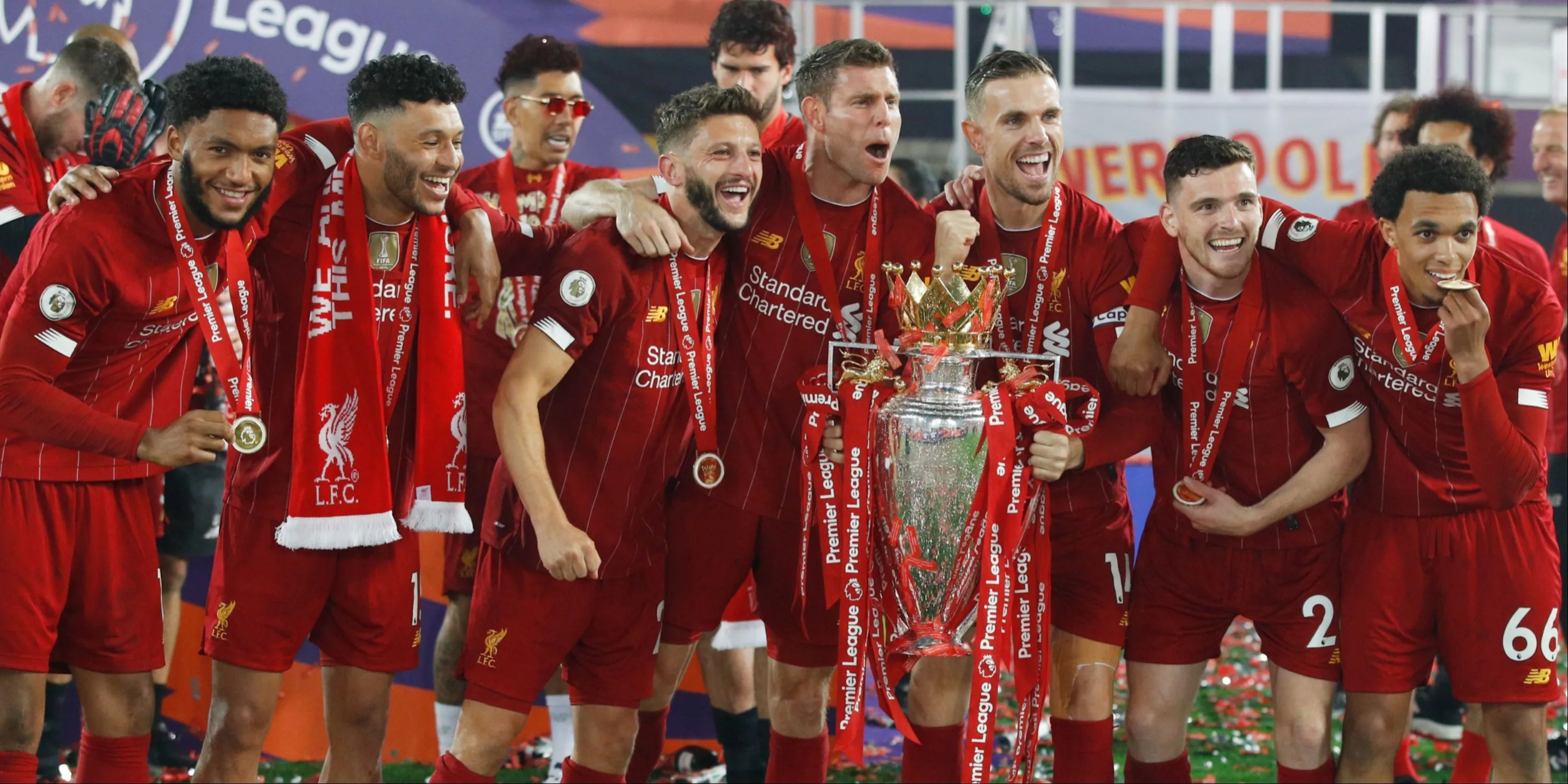 Sân Anfield của Liverpool với biểu ngữ YNWA