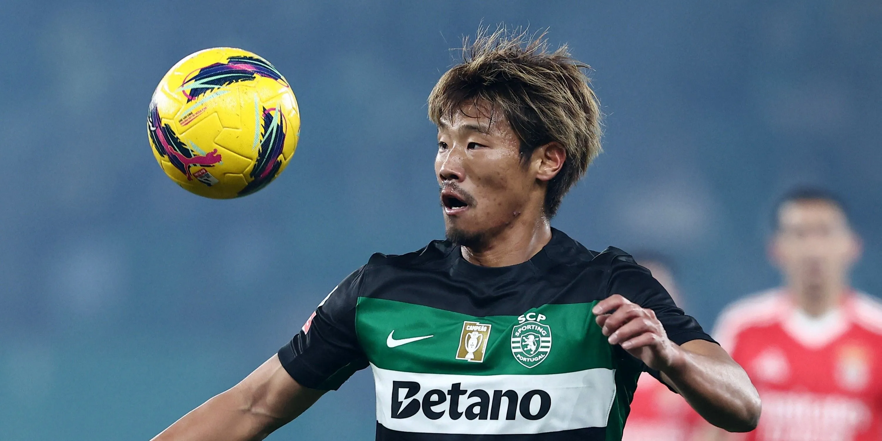 Hidemasa Morita thi đấu năng nổ trong màu áo Sporting Lisbon