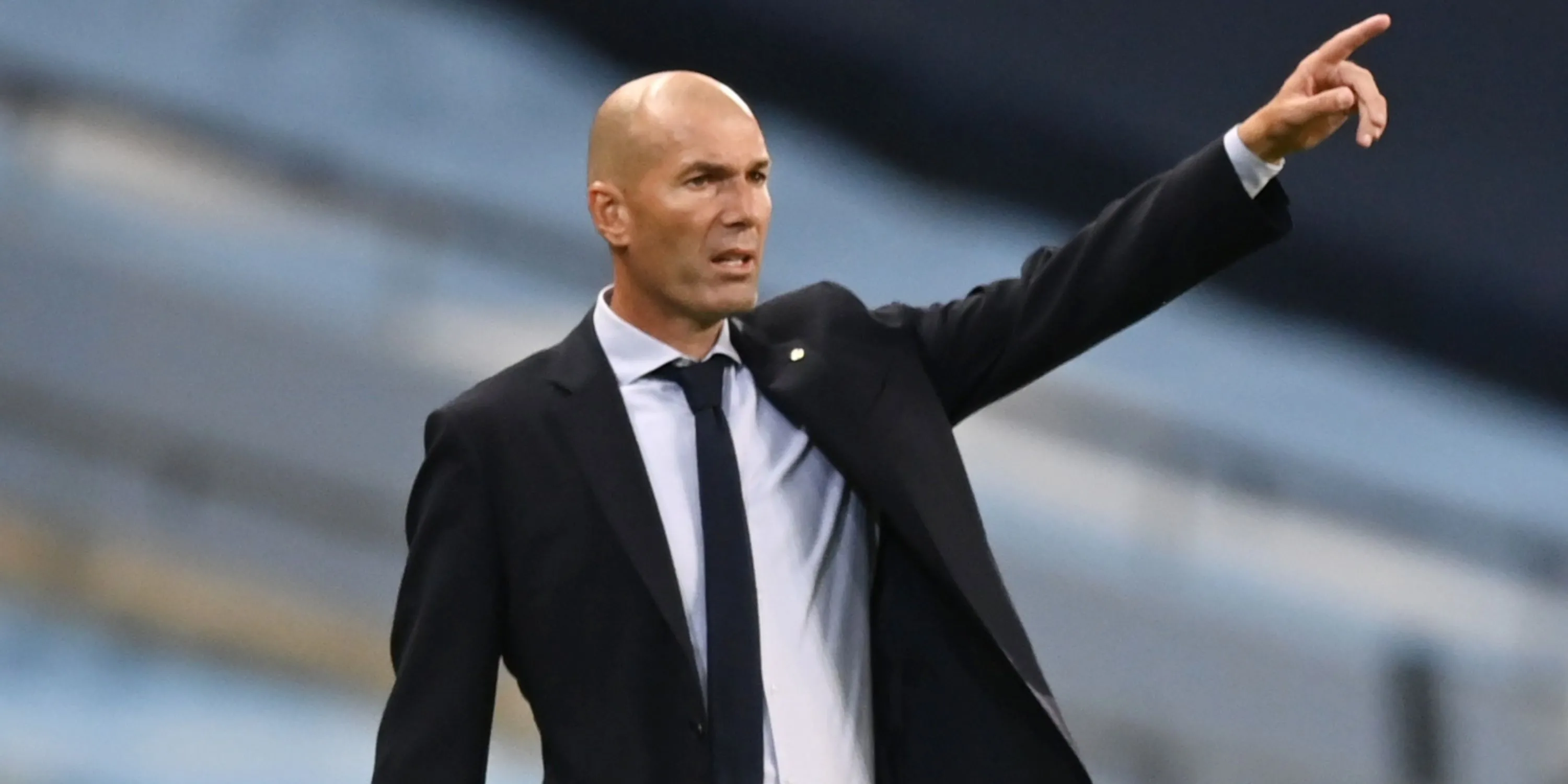 HLV Zinedine Zidane và câu lạc bộ Real Madrid liên quan đến tranh cãi về đội hình danh dự