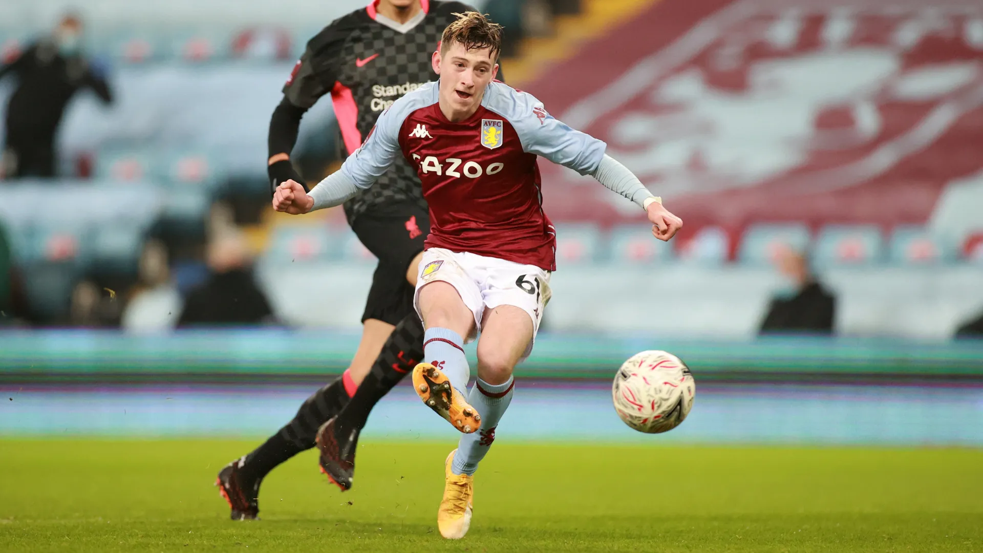 Tiền đạo trẻ Louie Barry trong màu áo Aston Villa