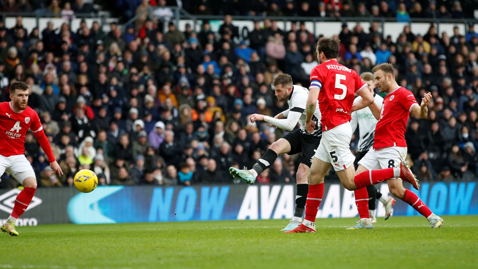 Tom Barkhuizen thi đấu cho Derby County mùa giải 2024/25