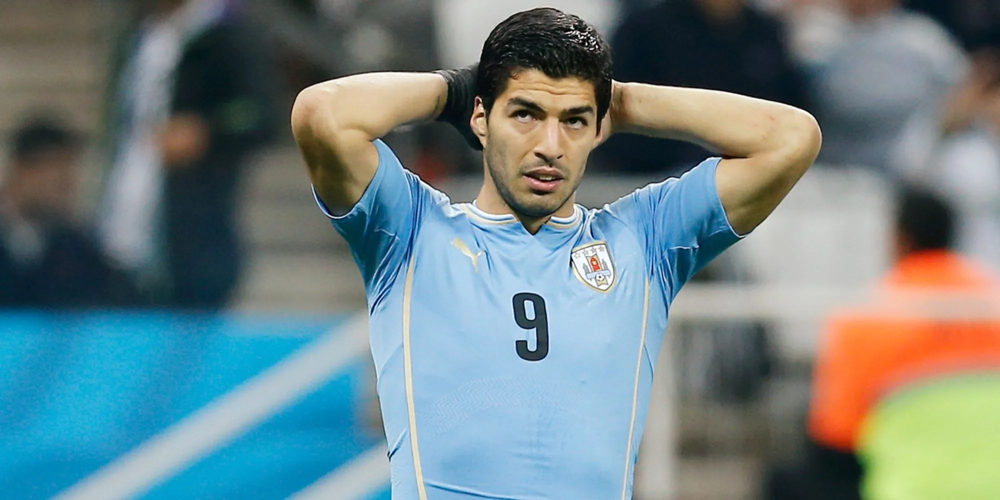 Hình ảnh minh họa về đội tuyển Uruguay và tiền đạo Luis Suarez, người từng dính án phạt vì hành vi cắn cầu thủ đối phương.