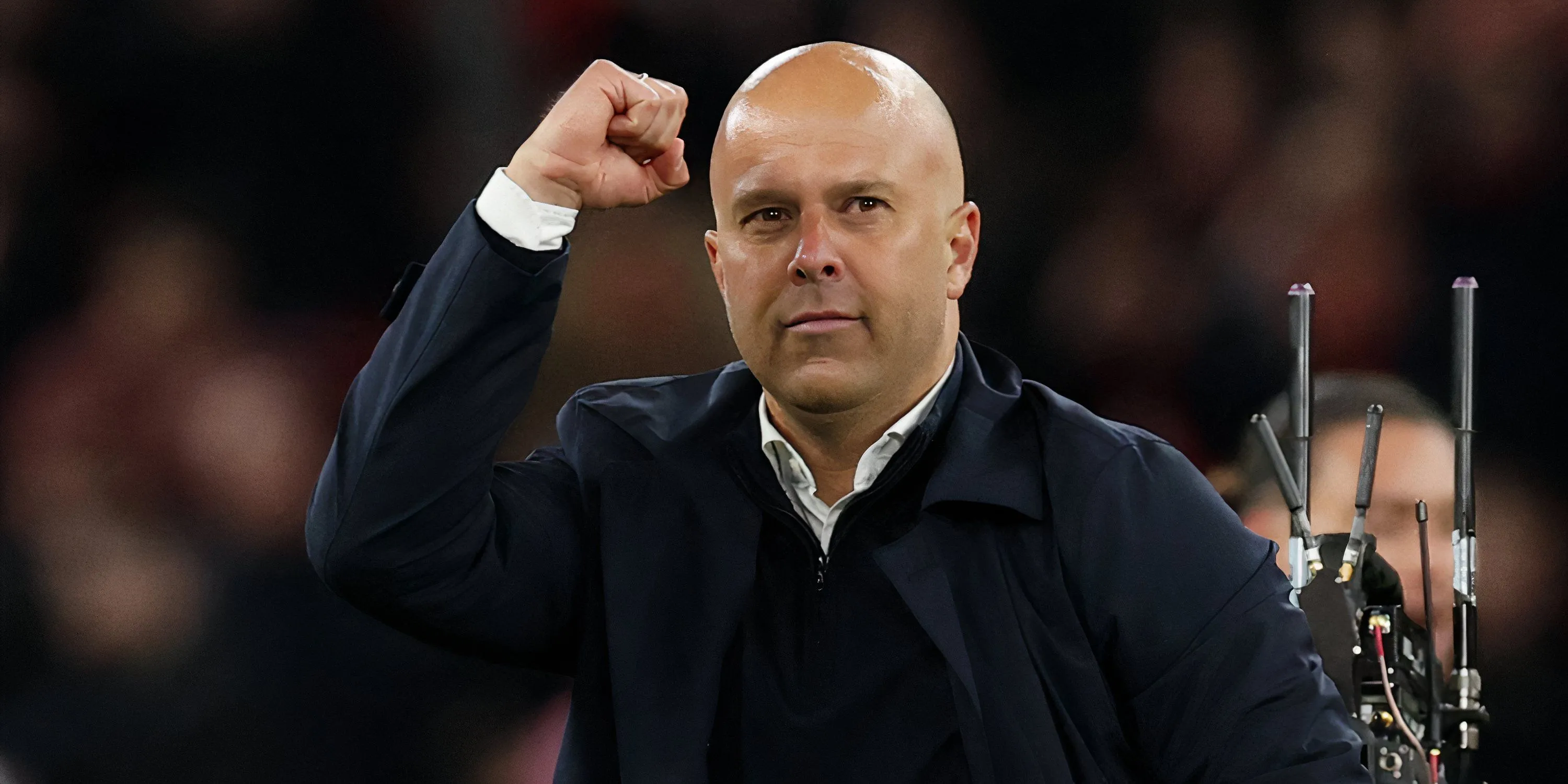 HLV Arne Slot đang dẫn dắt Liverpool trên thị trường chuyển nhượng hè