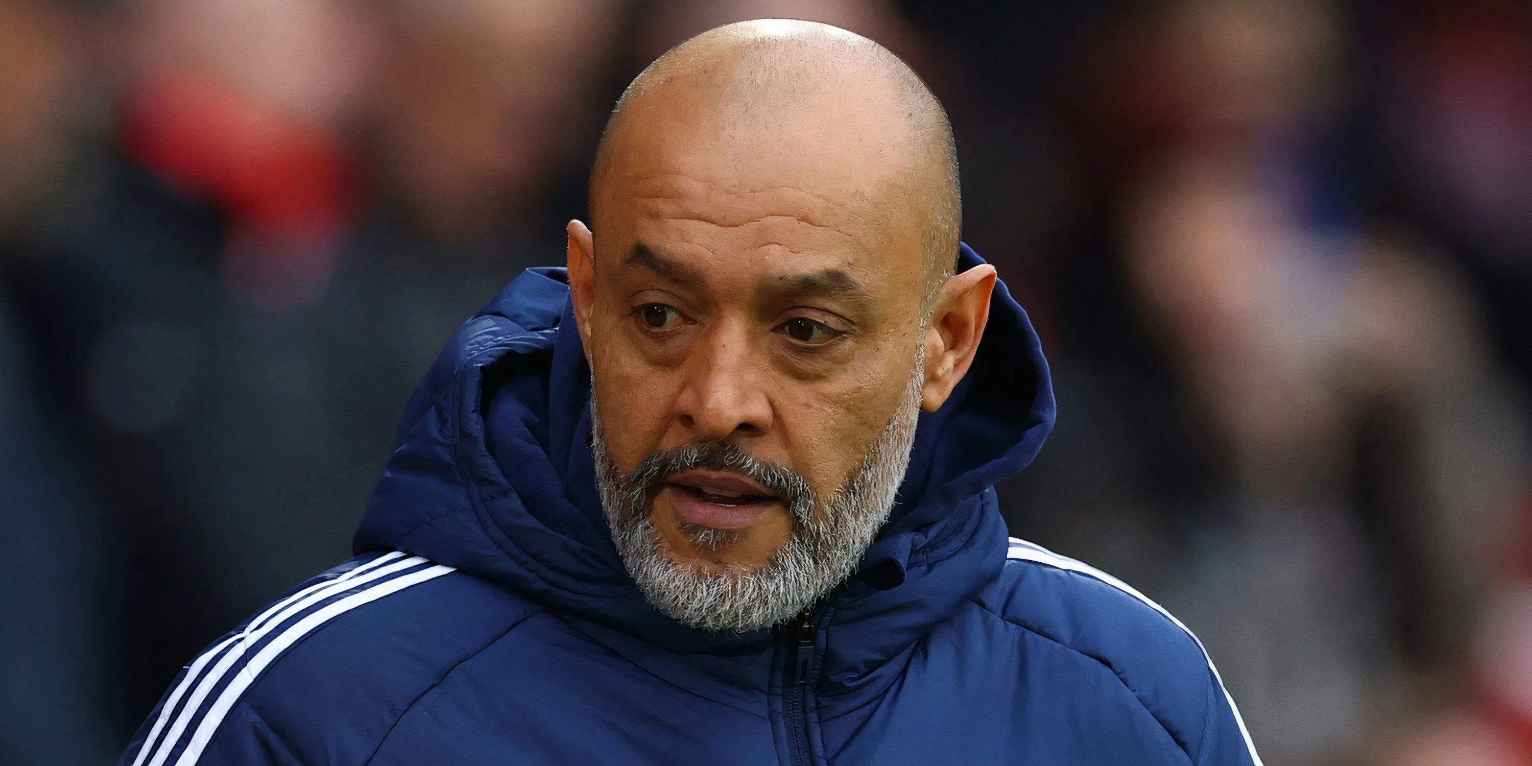Huấn luyện viên Nuno Espirito Santo của Nottingham Forest, người có thể sử dụng Willy Boly nhiều hơn ở mùa giải tới