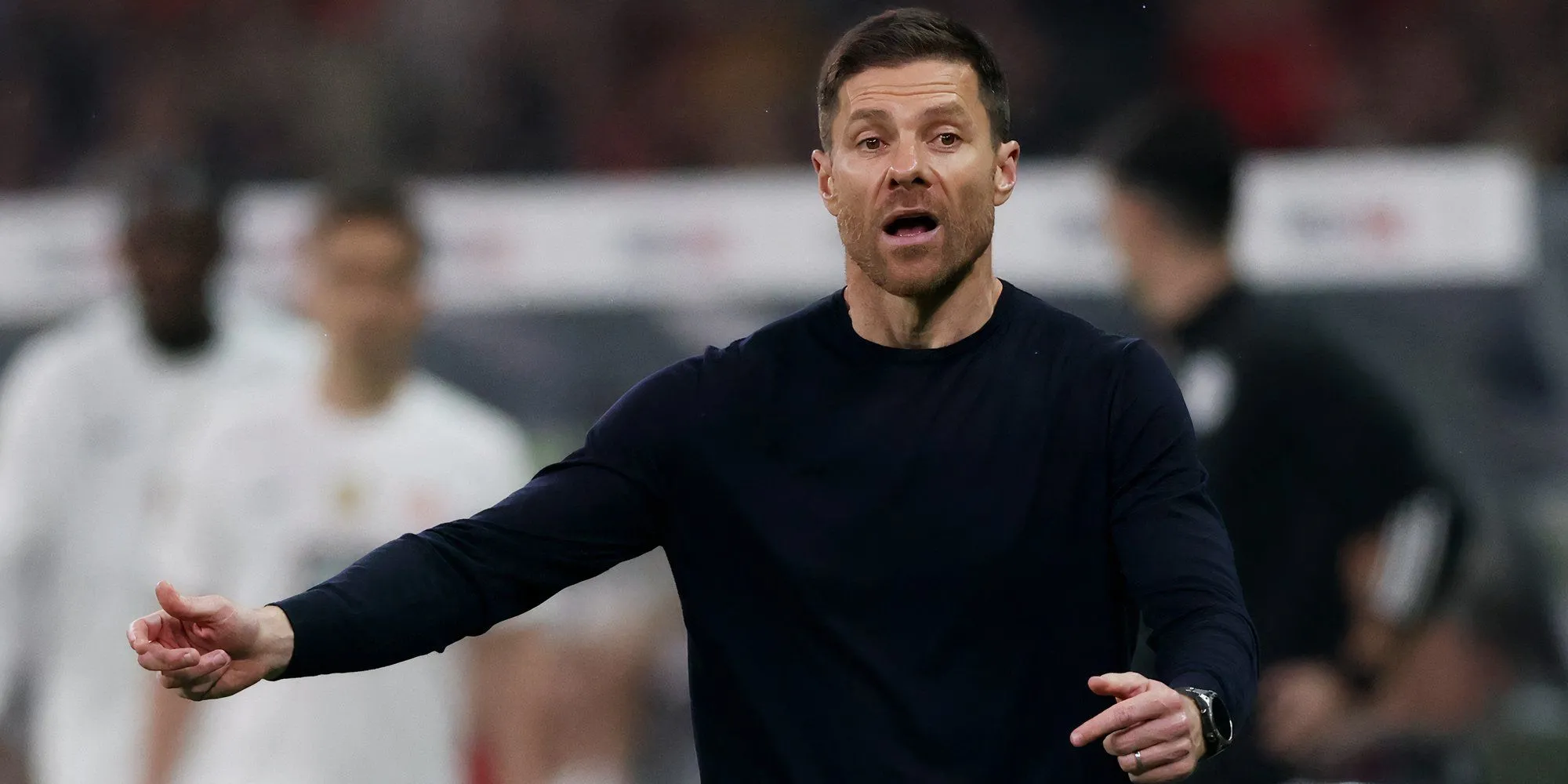 Huấn luyện viên Xabi Alonso chỉ đạo tại Real Madrid