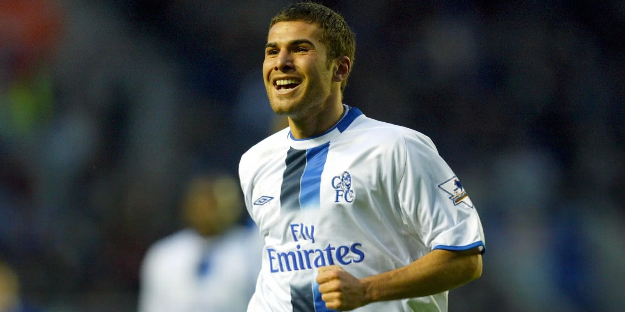 Tiền đạo Adrian Mutu khi còn thi đấu cho Chelsea, người bị cấm thi đấu 7 tháng vì sử dụng cocaine.