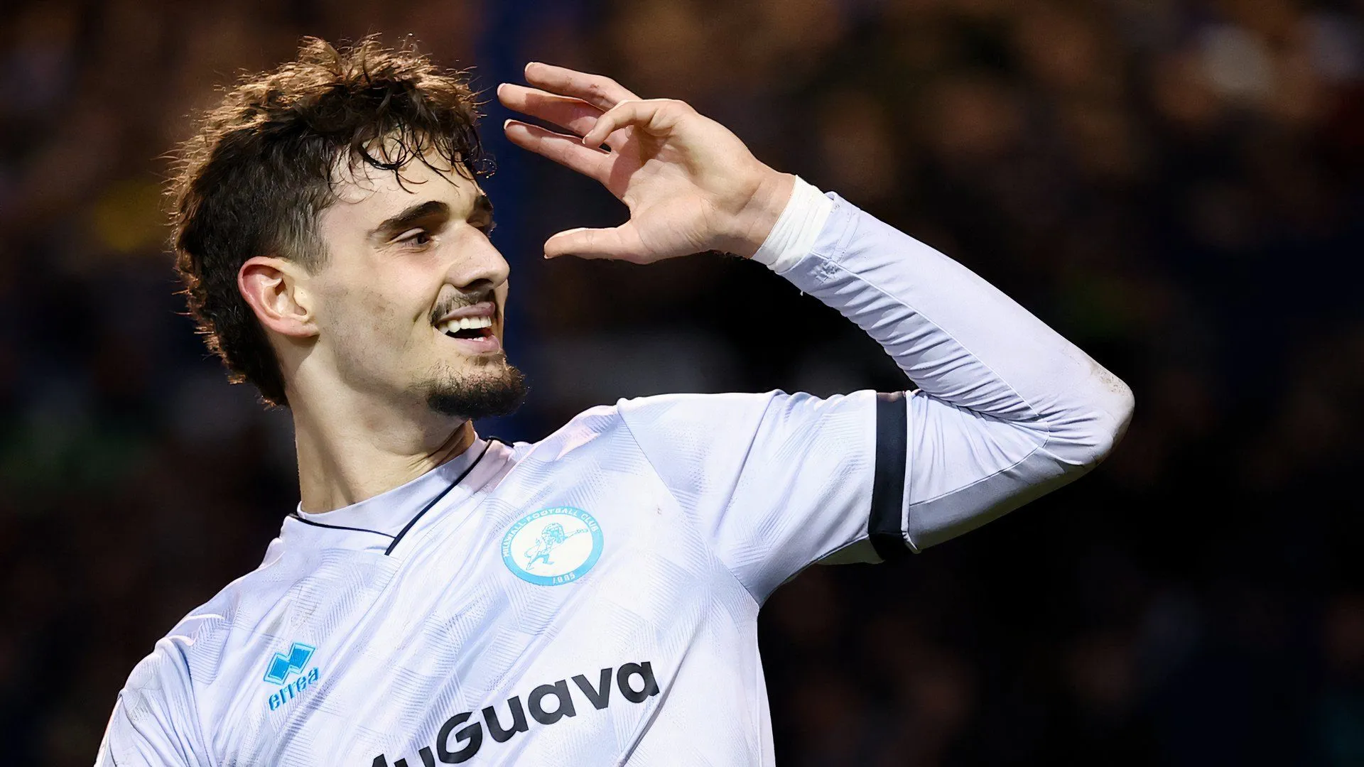 Tiền đạo trẻ Mihailo Ivanovic trong màu áo Millwall