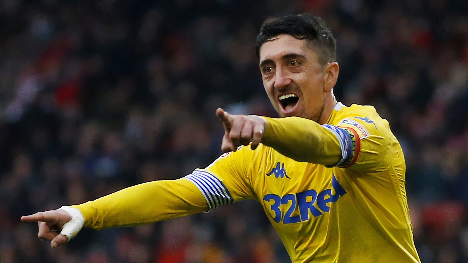 Phù thủy Pablo Hernandez trong màu áo Leeds United