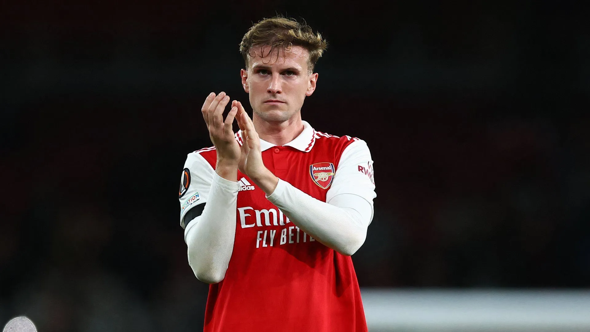 Rob Holding thi đấu cho Arsenal, minh chứng kinh nghiệm Premier League của trung vệ này