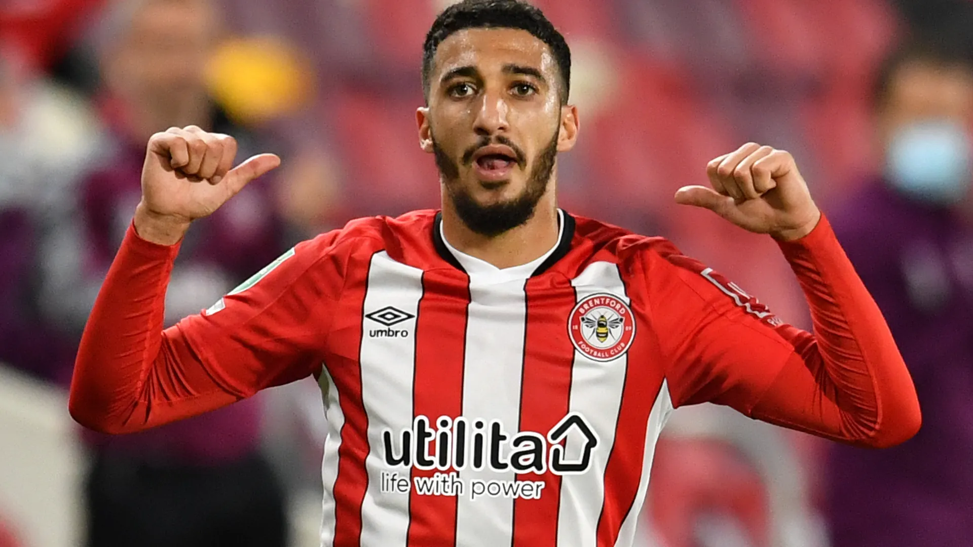 Said Benrahma, ngôi sao chạy cánh của Brentford, trình diễn kỹ năng cá nhân