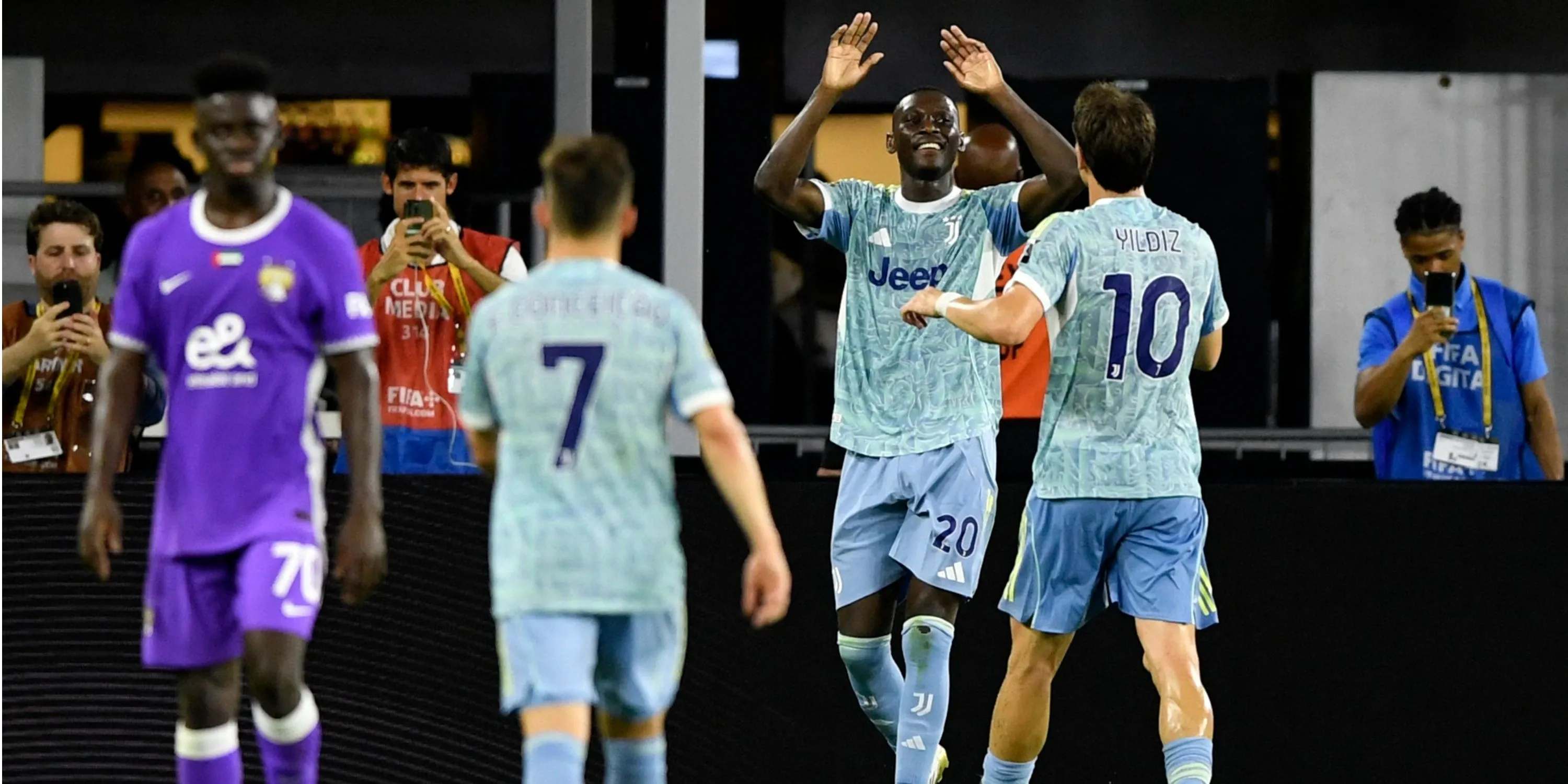 Tiền đạo Randal Kolo Muani với phong độ ấn tượng, được ví như Anthony Martial mới.
