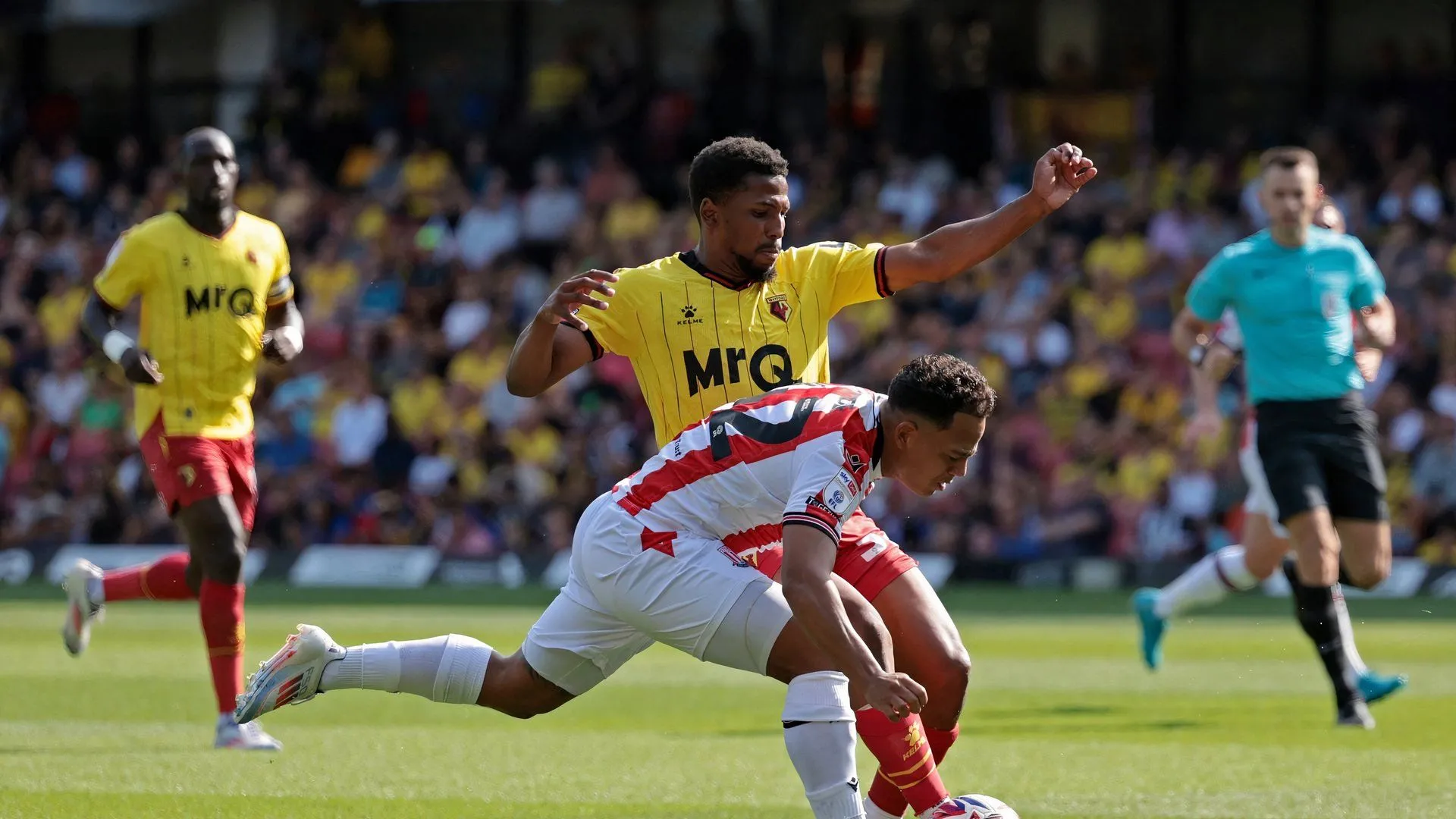 Tom Cannon và Million Manhoef, hai đồng đội cũ của Wouter Burger tại Stoke City