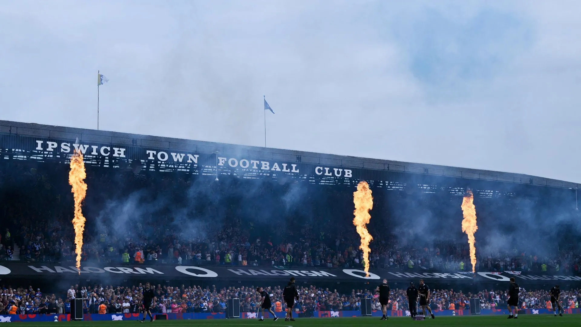 Sân vận động Portman Road, sân nhà của Ipswich Town, nơi họ đang tìm kiếm chiến thắng đầu tiên.
