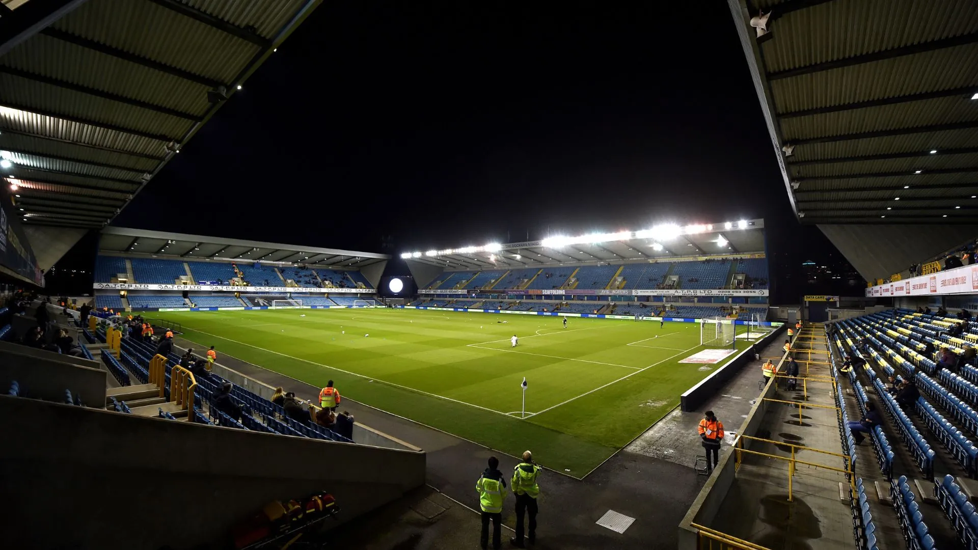 Sân vận động The Den của Millwall, một trong những sân khách khó nhằn nhất bóng đá Anh