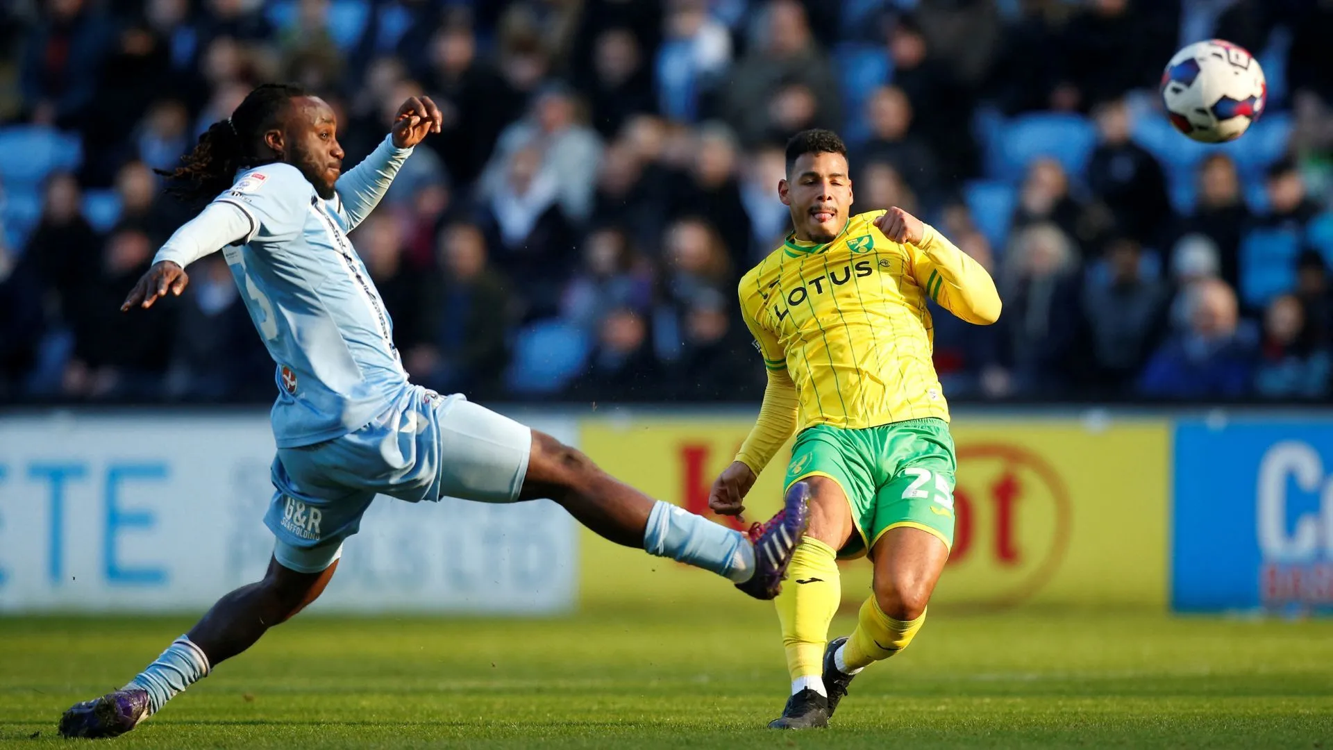 Tiền vệ Onel Hernandez, mục tiêu chuyển nhượng đầy khó khăn của Sheffield Wednesday