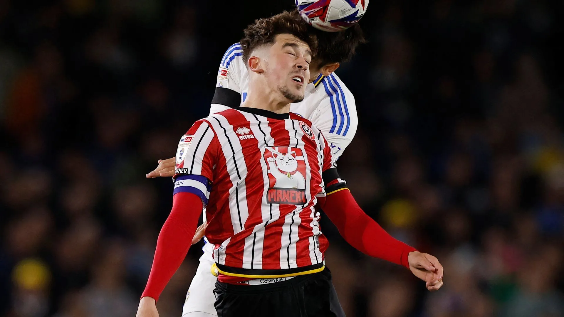 Ollie Arblaster thi đấu năng nổ ở khu vực giữa sân cho Sheffield United, thể hiện khả năng kiểm soát bóng và tư chất lãnh đạo, được kỳ vọng sẽ là nhân tố cải thiện hàng tiền vệ đội bóng.