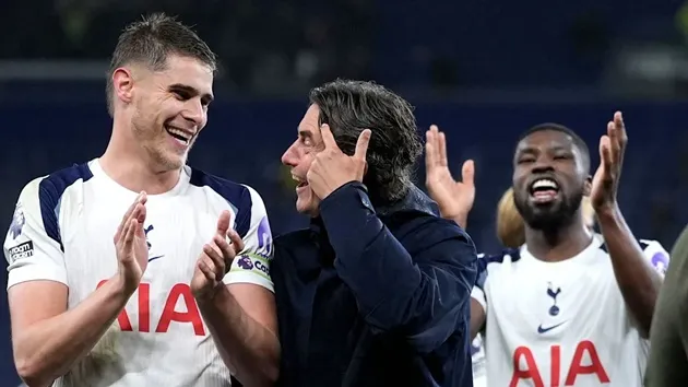 Tottenham của Frank tạo nền móng phòng ngự vững chắc, sẵn sàng tranh chấp top 4